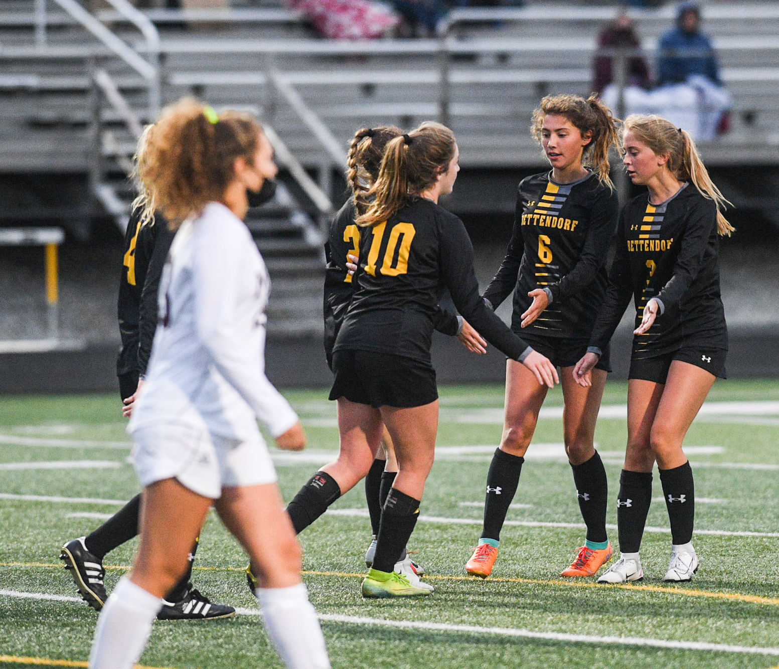 052721-qc-spt-moline-bett-soccer-031